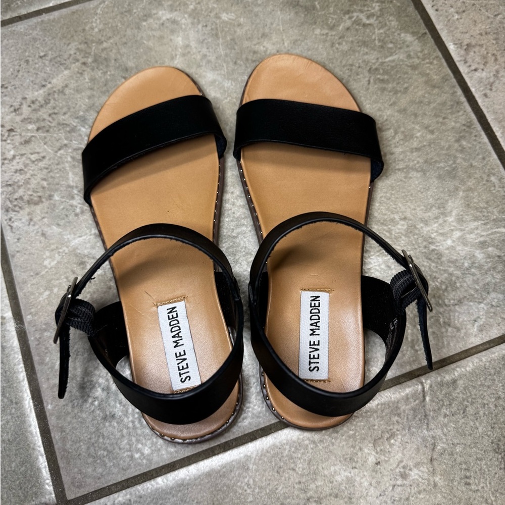 Steve Madden black sandals size 6